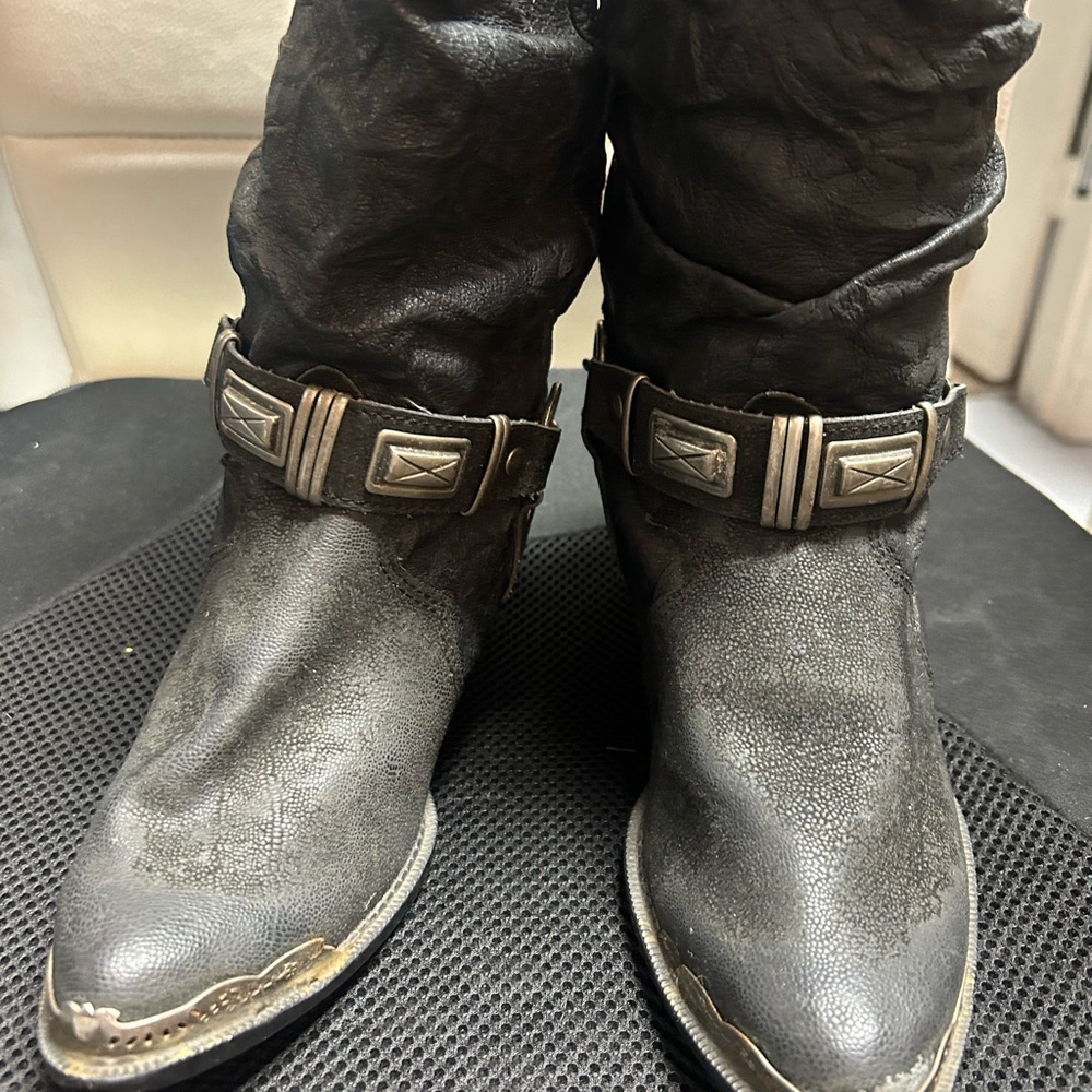 Beautiful black boots